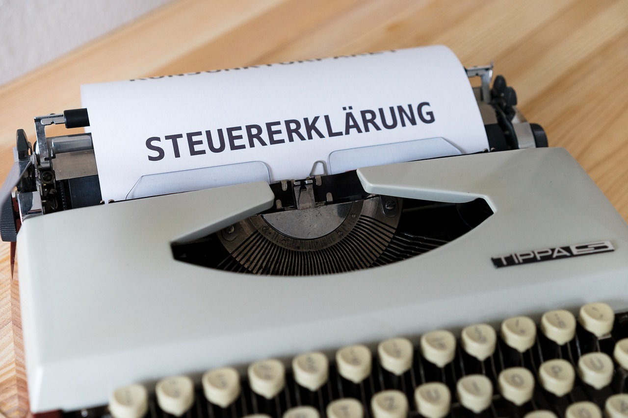 erfahren sie alles über steuerhinterziehung: definition, rechtliche konsequenzen und wie sie sich davor schützen können. jetzt mehr über aktuelle gesetze und strafen in deutschland lesen.